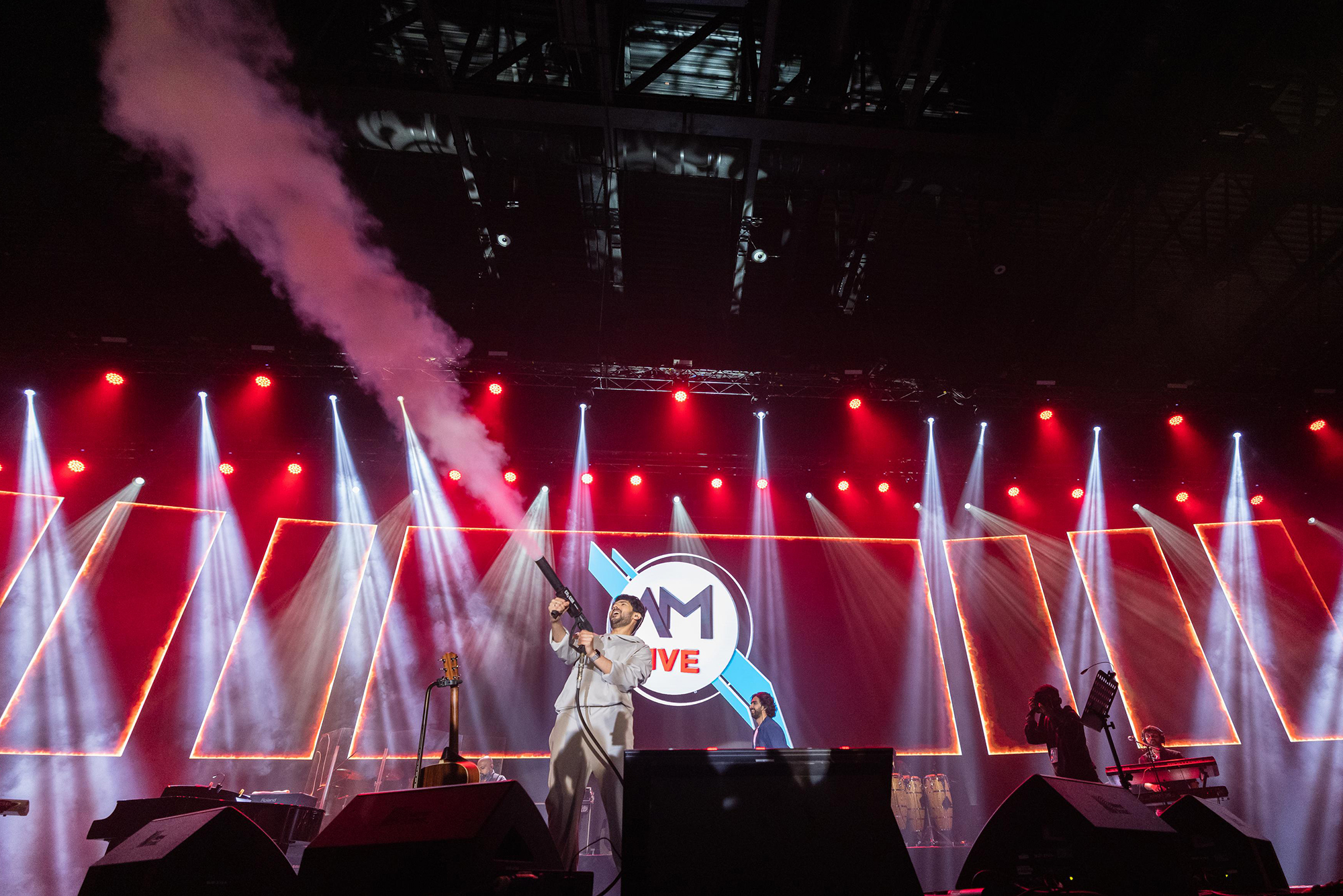 Show photo 7