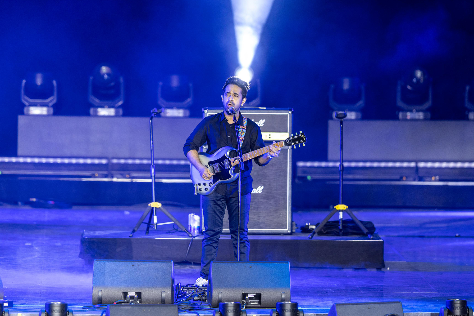 Show photo 9