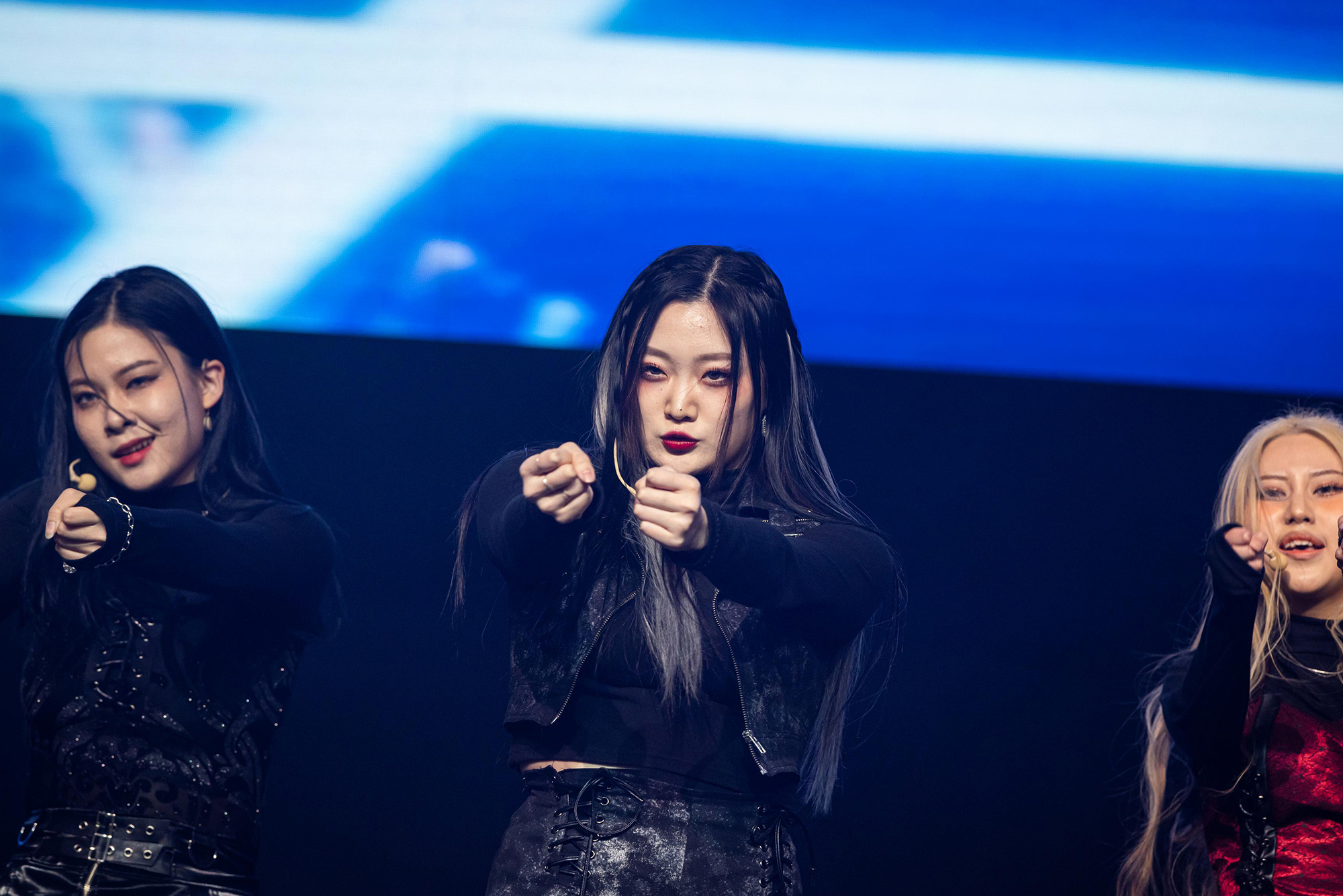 Show photo 13