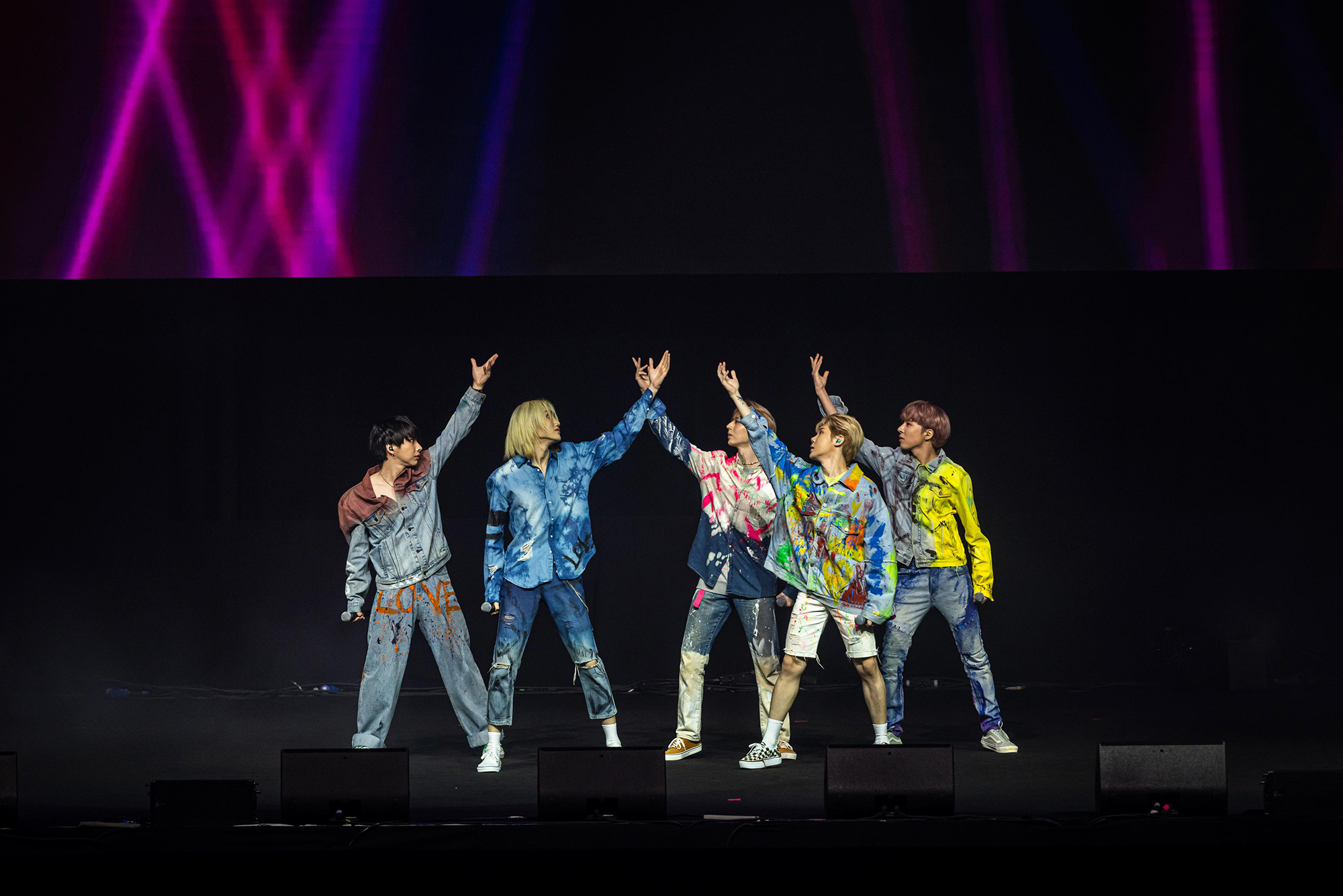 Show photo 28