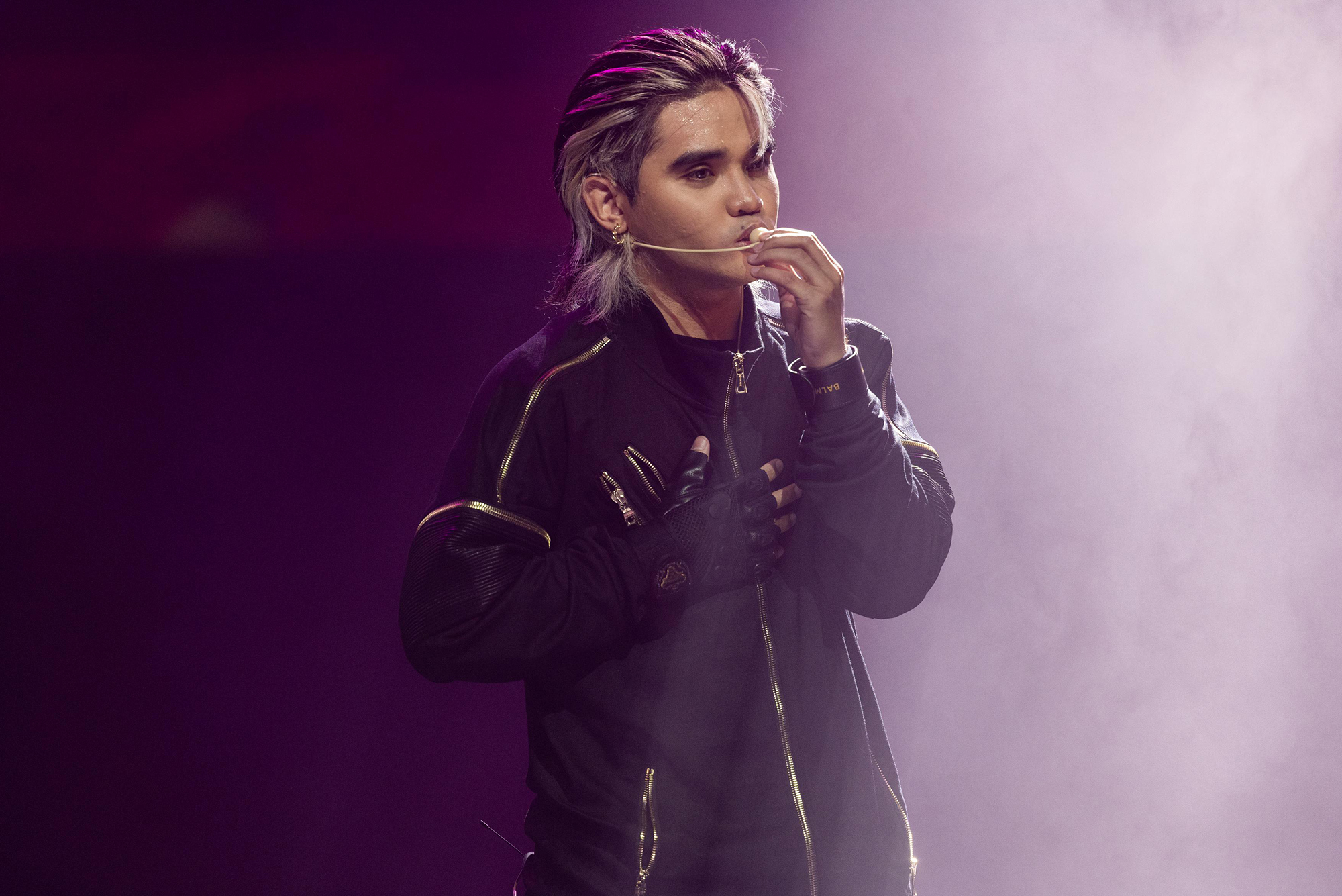 Show photo 37