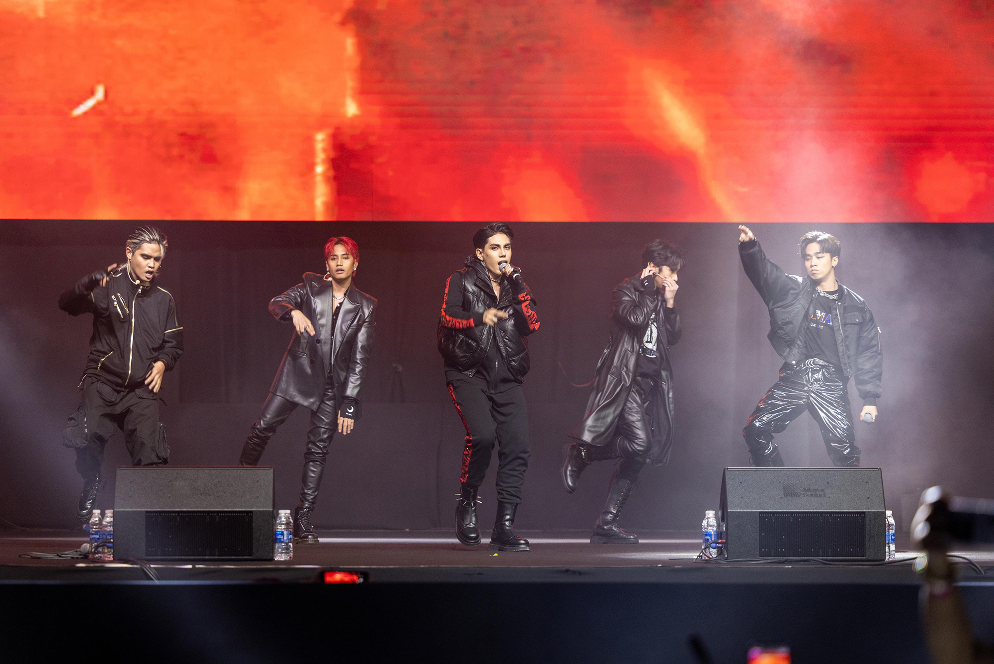 Show photo 41