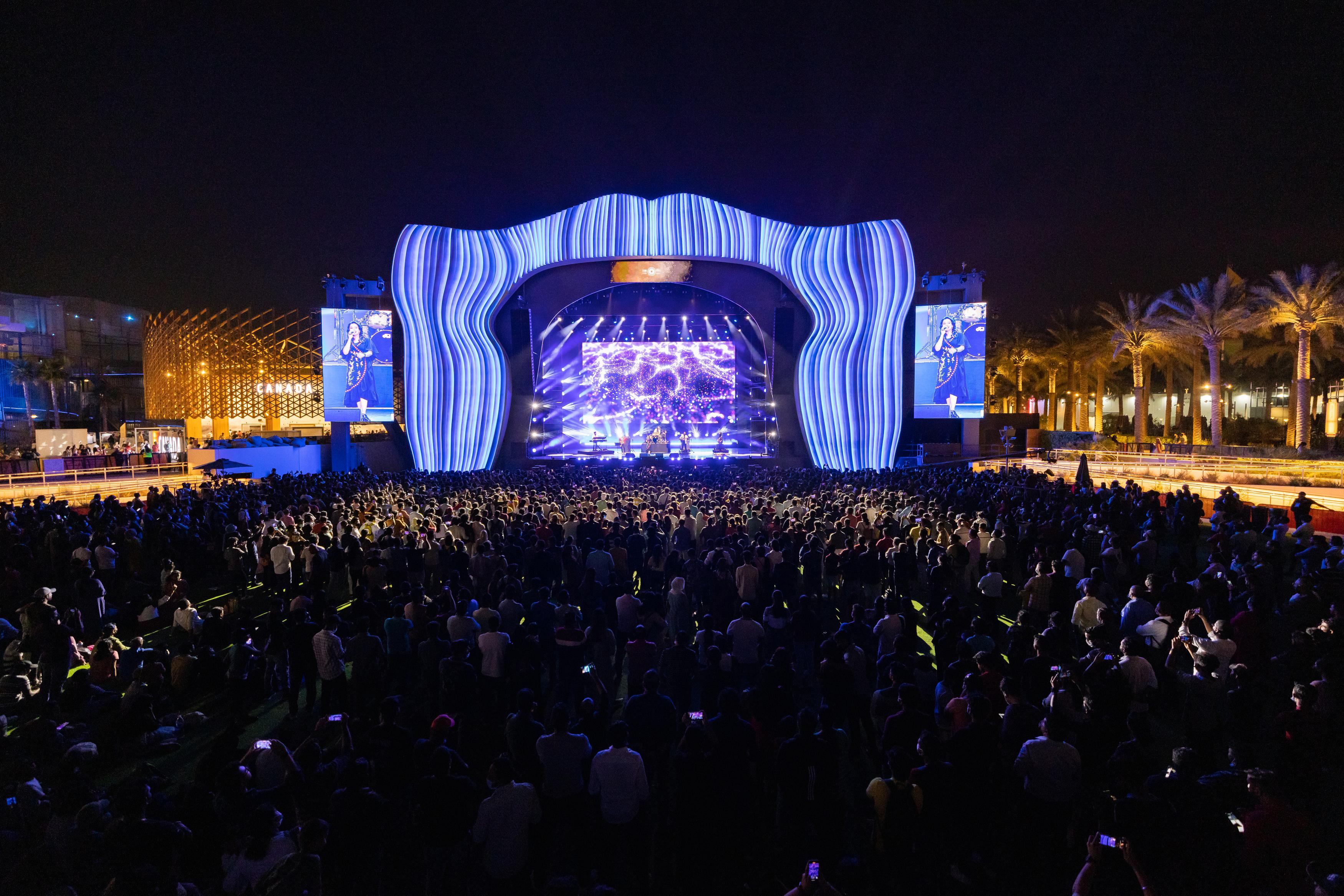 Show photo 42